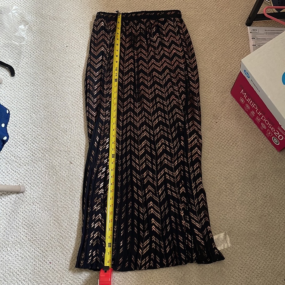 Womens Metallic Chevron Skirt NWT - Picture 2 of 6